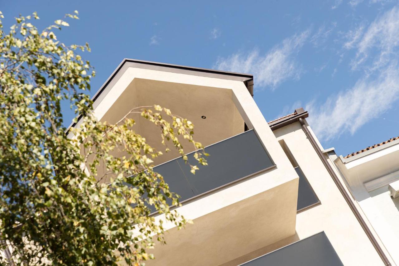 Nice Living Neue- Moderne Apartments Im Herzen Von Brixen - Kostenlose Brixencard - Ideal Fuer Familien, Paare, Geschaeftsreisende Und Allen Urlaubs Hungrigen Екстер'єр фото