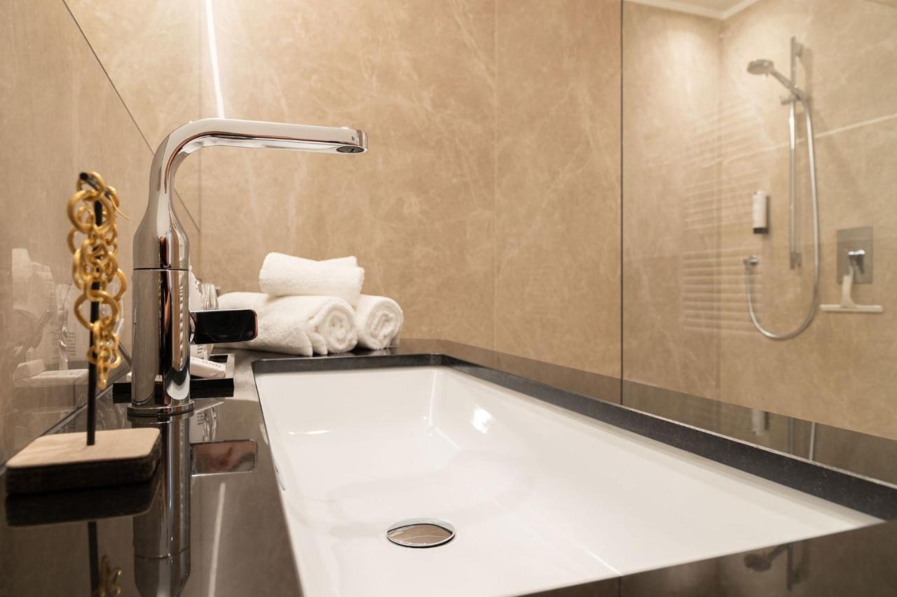 Nice Living Neue- Moderne Apartments Im Herzen Von Brixen - Kostenlose Brixencard - Ideal Fuer Familien, Paare, Geschaeftsreisende Und Allen Urlaubs Hungrigen Екстер'єр фото